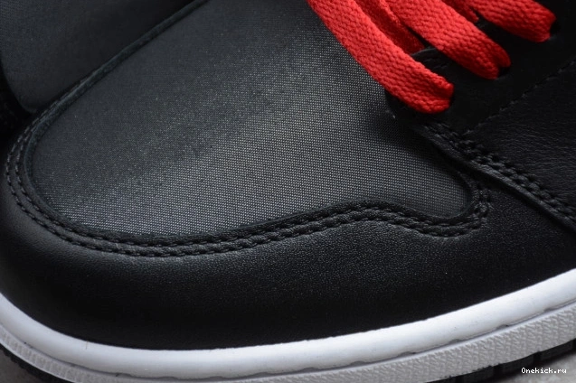 One Kick Satin High Air 1 555088-060 Retro Jordan OG Black 0811
